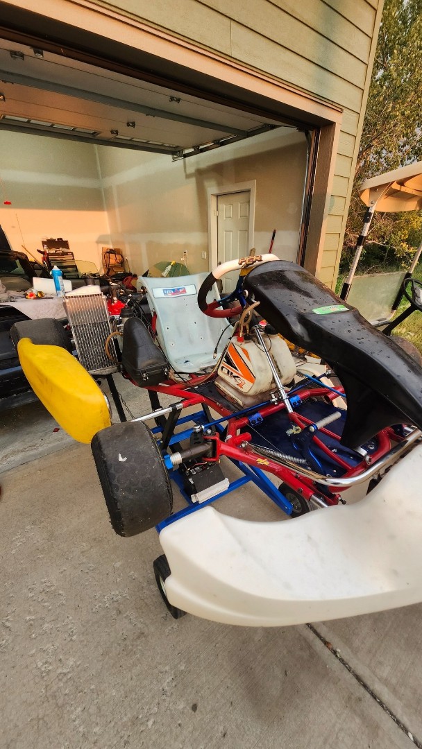 kart_photo3_1080x1920 wes.jpg